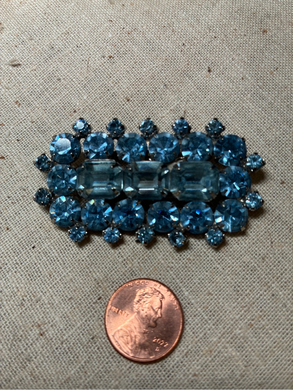 Blue Crystal Vintage Brooch - Elegant Women's Jewelry